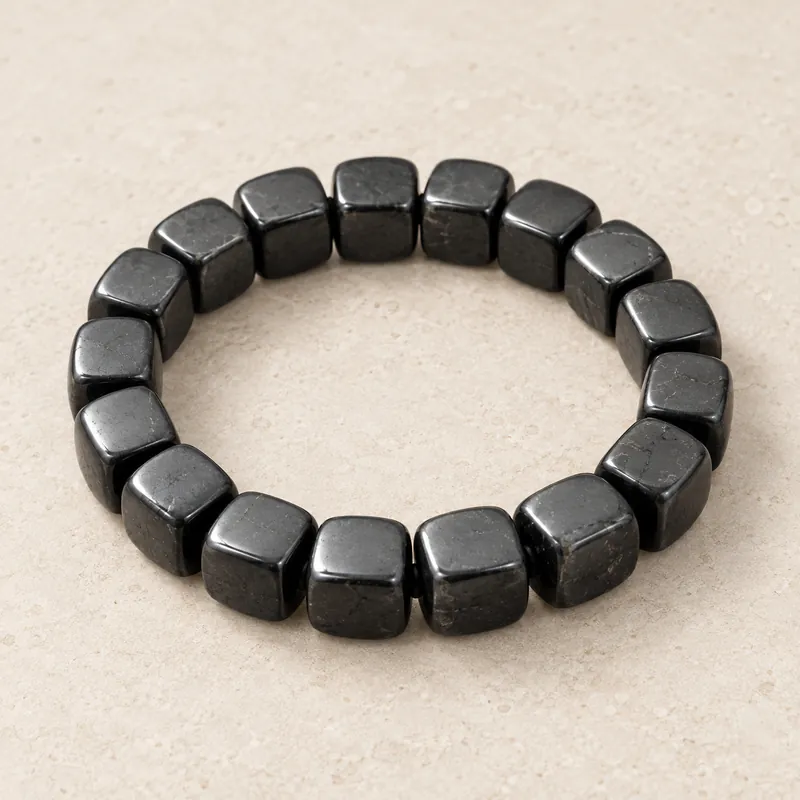 Bracciale Leader con perle cubiche 10 mm in shungite – altra foto
