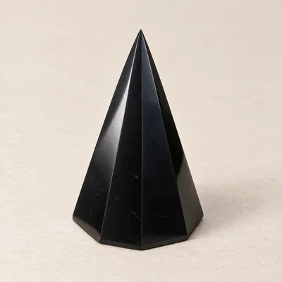 Piramide 8 lati in shungite – foto principale