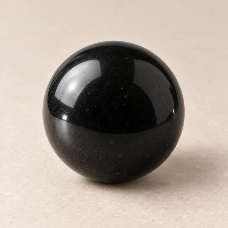 Sfera lucidata in shungite – foto principale
