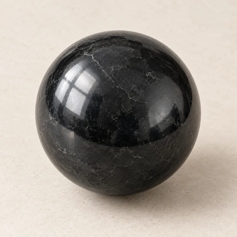 Sfera lucidata in shungite – altra foto